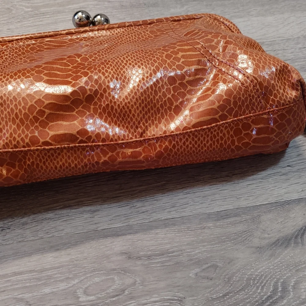 NWT Kiss Lock Orange Snack Skin Clutch